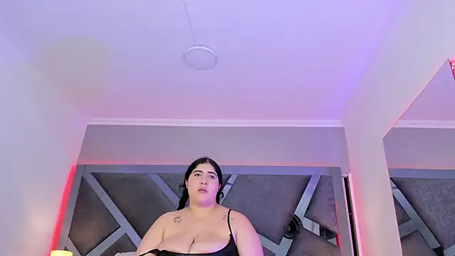 Snapshot of AmberiniHoffman chatting on 7, 3, 2025 AmberiniHoffman online show from 7, 3, 2025