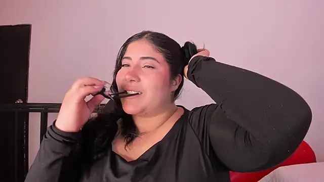 Snapshot of AmberiniHoffman chatting on 12, 2, 2026 AmberiniHoffman online show from 12, 2, 2026