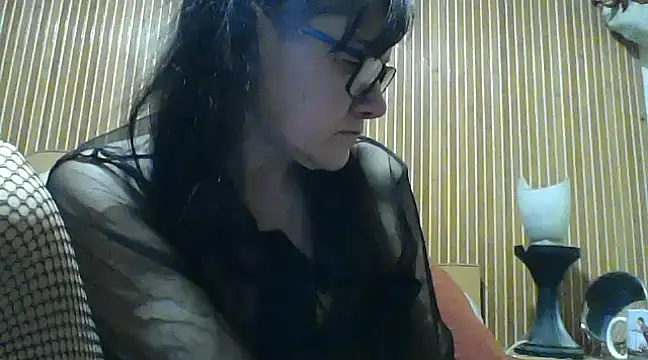 Snapshot of AlanaLaDream chatting on 6, 2, 2025 AlanaLaDream online show from 6, 2, 2025