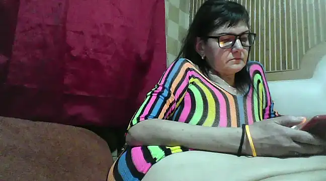 Snapshot of AlanaLaDream chatting on 5, 3, 2025 AlanaLaDream online show from 5, 3, 2025