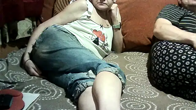 Snapshot of AlanaLaDream chatting on 2, 10, 2025 AlanaLaDream online show from 2, 10, 2025