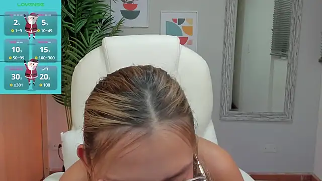 Snapshot of Mia_Sanchez01 chatting on 19, 12, 2024 Mia Sanchez01 online show from 19, 12, 2024
