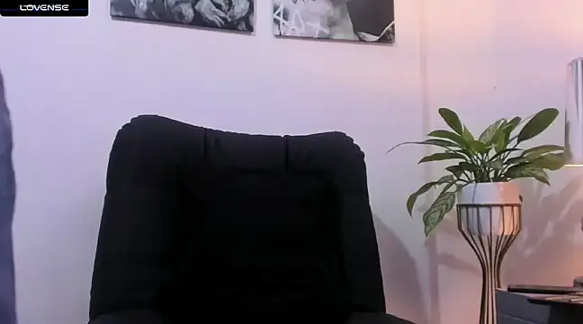 CruzVega online show from 8, 1, 2025