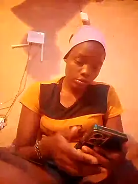 QUEEN-NAIMA online show from 17, 9, 2025