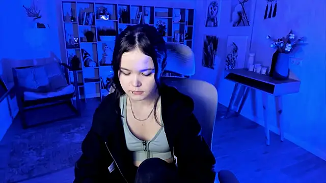 Elainebeness online show from 15, 10, 2025