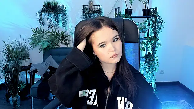 Elainebeness online show from 22, 11, 2025