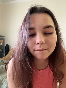 PoppyRobinson online show from 6, 12, 2024