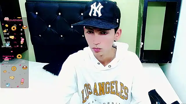 Snapshot of ttimy_x_boy chatting on 24, 12, 2024 ttimy x boy online show from 24, 12, 2024