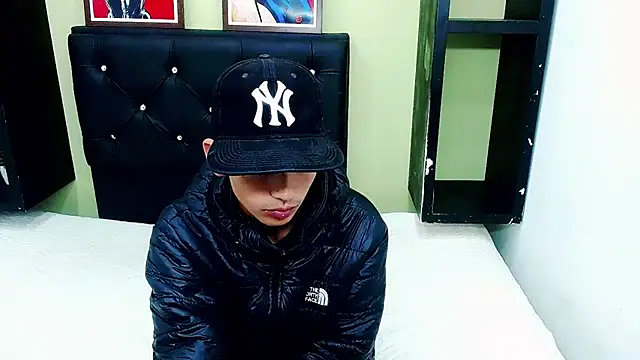 Snapshot of ttimy_x_boy chatting on 2, 1, 2025 ttimy x boy online show from 2, 1, 2025