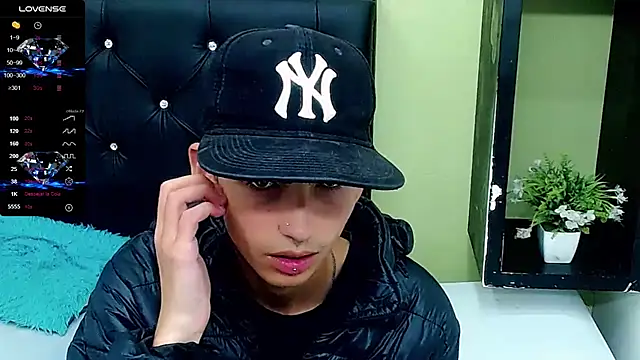 Snapshot of ttimy_x_boy chatting on 7, 1, 2025 ttimy x boy online show from 7, 1, 2025