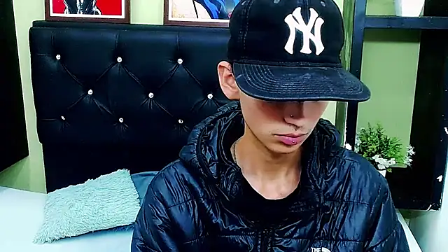 Snapshot of ttimy_x_boy chatting on 7, 1, 2025 ttimy x boy online show from 7, 1, 2025
