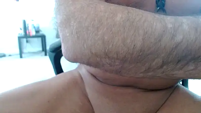 Snapshot of GirthBullger4You chatting on 13, 3, 2025 GirthBullger4You online show from 13, 3, 2025