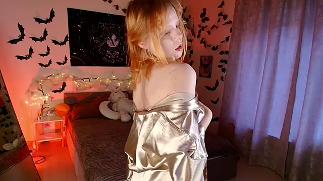 Snapshot of Emily_relish chatting on 23, 10, 2025 Emily relish online show from 23, 10, 2025