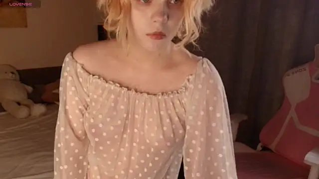 Snapshot of Emily_relish chatting on 21, 11, 2025 Emily relish online show from 21, 11, 2025