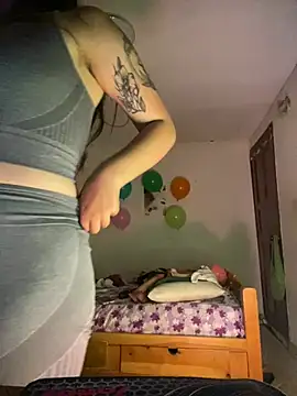 Miss oliviaa online show from 11, 4, 2026