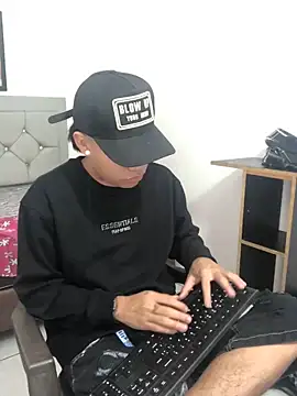 Snapshot of logannth chatting on 8, 3, 2026 logannth online show from 8, 3, 2026