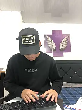 Snapshot of logannth chatting on 8, 4, 2026 logannth online show from 8, 4, 2026