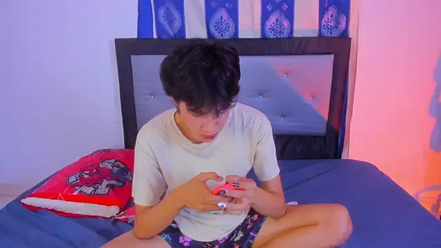 Johhan  Lee online show from 12, 12, 2024