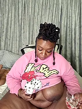 Snapshot of ThickianaRider chatting on 5, 4, 2026 ThickianaRider online show from 5, 4, 2026