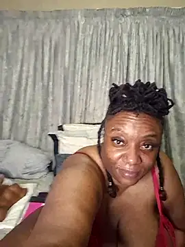 Snapshot of ThickianaRider chatting on 5, 4, 2026 ThickianaRider online show from 5, 4, 2026