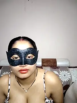 bigtitsqueen online show from 4, 4, 2026