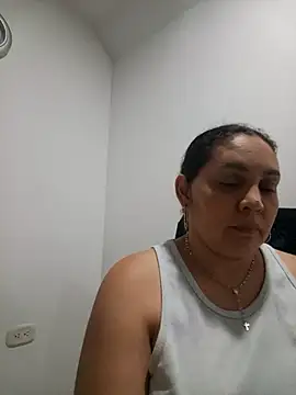 Snapshot of MirandaSoto chatting on 17, 9, 2025 MirandaSoto online show from 17, 9, 2025