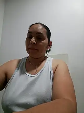 Snapshot of MirandaSoto chatting on 24, 10, 2025 MirandaSoto online show from 24, 10, 2025