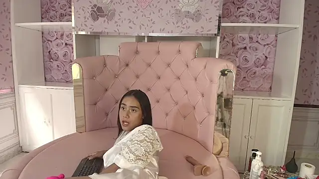 Snapshot of sheyla_sweet18 chatting on 23, 1, 2025 sheyla sweet18 online show from 23, 1, 2025