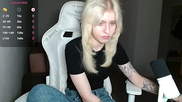 LizaKisses online show from 5, 10, 2025