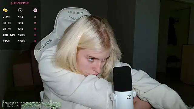 LizaKisses online show from 9, 10, 2025