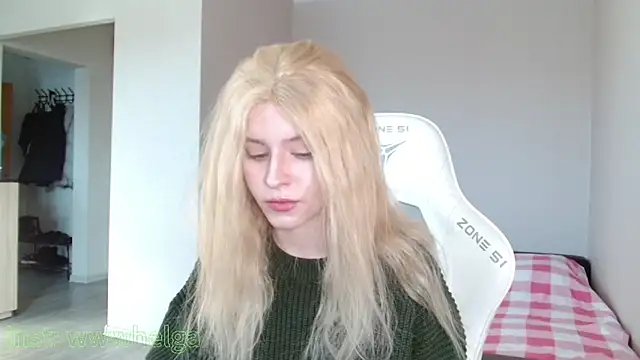 Snapshot of LizaKisses chatting on 5, 2, 2026 LizaKisses online show from 5, 2, 2026