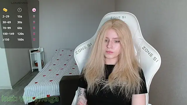 Snapshot of LizaKisses chatting on 9, 2, 2026 LizaKisses online show from 9, 2, 2026