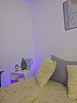 VictoriaEvaans  online show from 10, 12, 2024