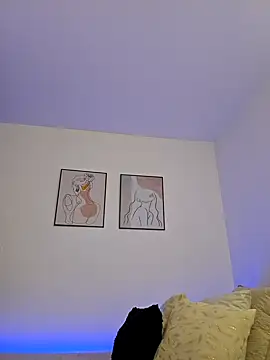 VictoriaEvaans  online show from 5, 3, 2025