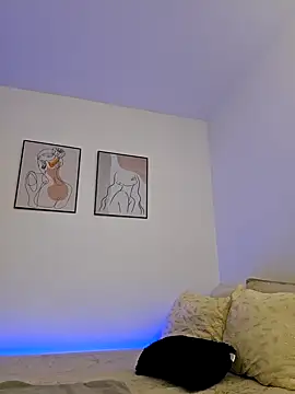 VictoriaEvaans  online show from 13, 3, 2025