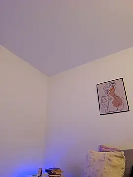 VictoriaEvaans  online show from 1, 10, 2025