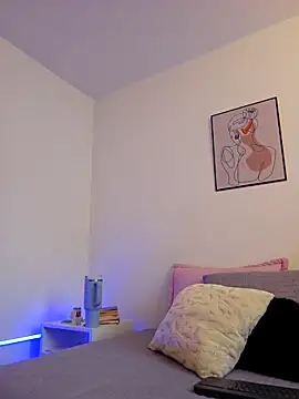 VictoriaEvaans  online show from 6, 10, 2025