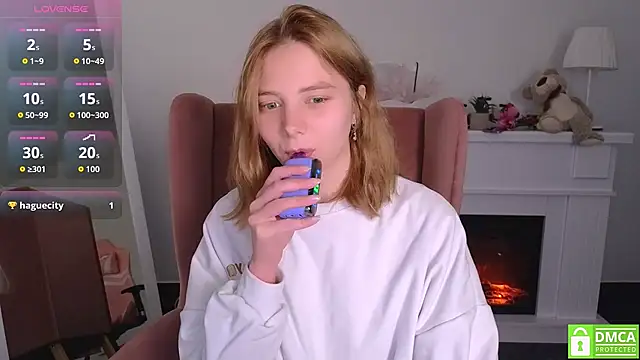 Snapshot of MirraBellanta chatting on 8, 10, 2025 MirraBellanta online show from 8, 10, 2025