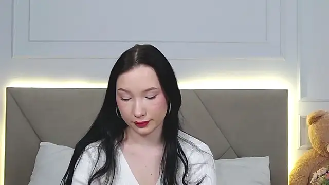 LeilaLow online show from 15, 1, 2025