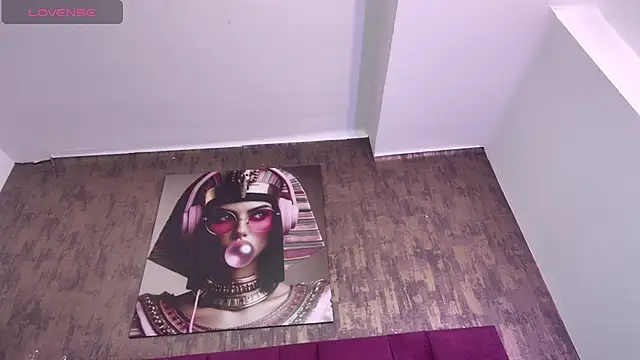 nicole  parker1 online show from 12, 9, 2025