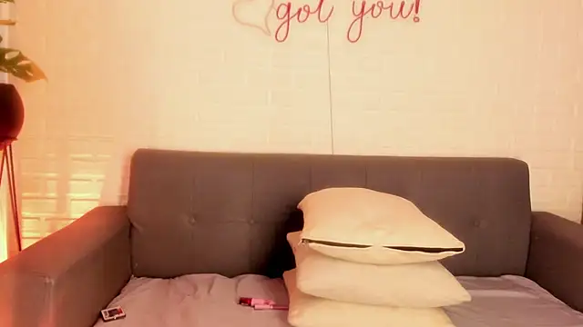 karina gomez 18 online show from 18, 12, 2025