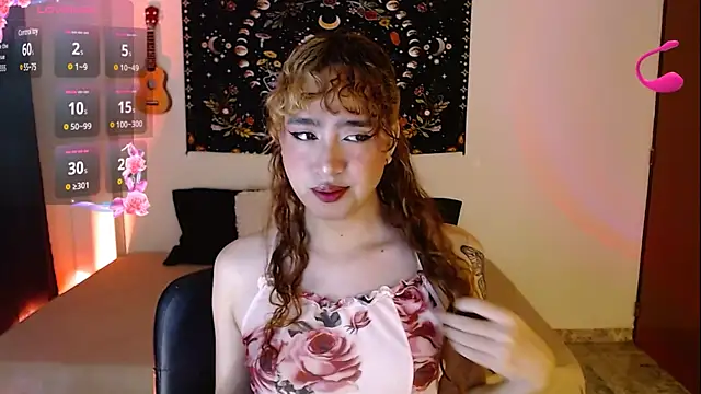 Snapshot of sophieMarshall01 chatting on 4, 12, 2024 sophieMarshall01 online show from 4, 12, 2024