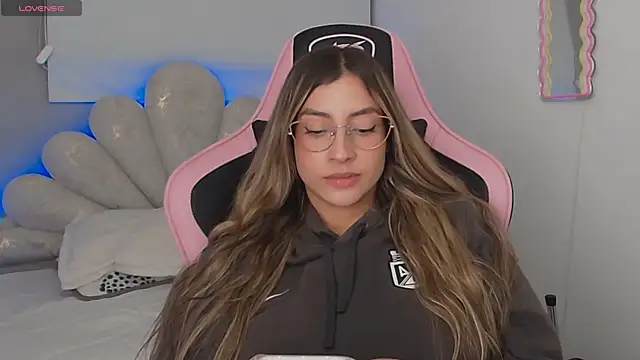 Snapshot of Issabela_G1 chatting on 7, 3, 2026 Issabela G1 online show from 7, 3, 2026