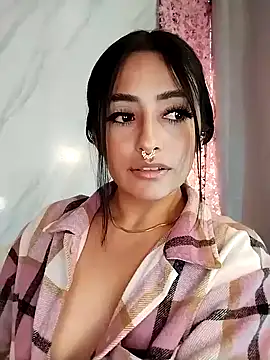 Snapshot of Nanda_Vixen chatting on 22, 9, 2025 Nanda Vixen online show from 22, 9, 2025