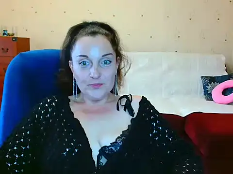 Alice3694 online show from 12, 5, 2026