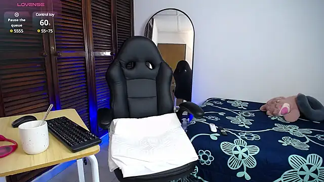 karoll marquez online show from 1, 3, 2025