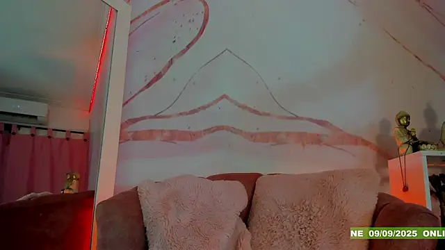 Eva Coluccy online show from 10, 9, 2025