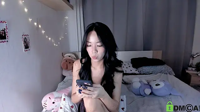 mitsuko 01 online show from 7, 12, 2024