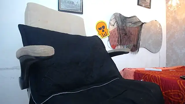 LAURA SMIITH online show from 11, 10, 2025