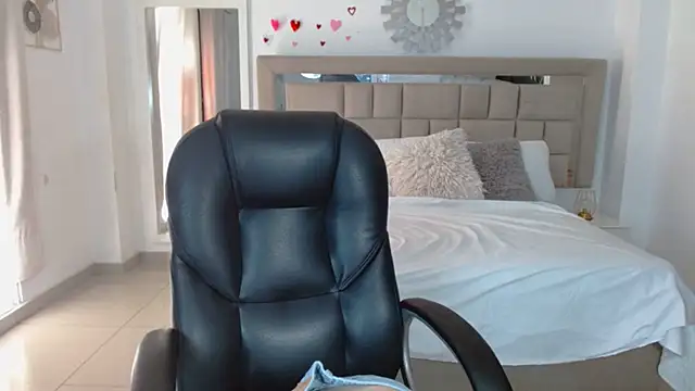 zoecruzz online show from 12, 9, 2025